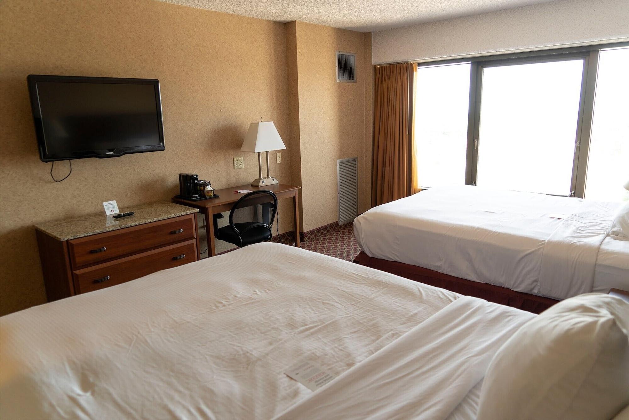 Ramada By Wyndham Topeka Downtown Hotel & Convention Center Exteriér fotografie