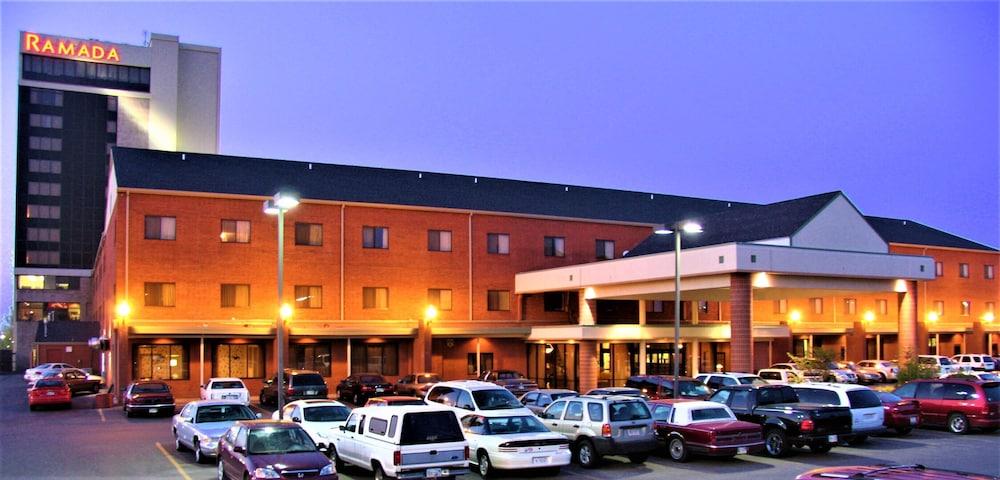 Ramada By Wyndham Topeka Downtown Hotel & Convention Center Exteriér fotografie