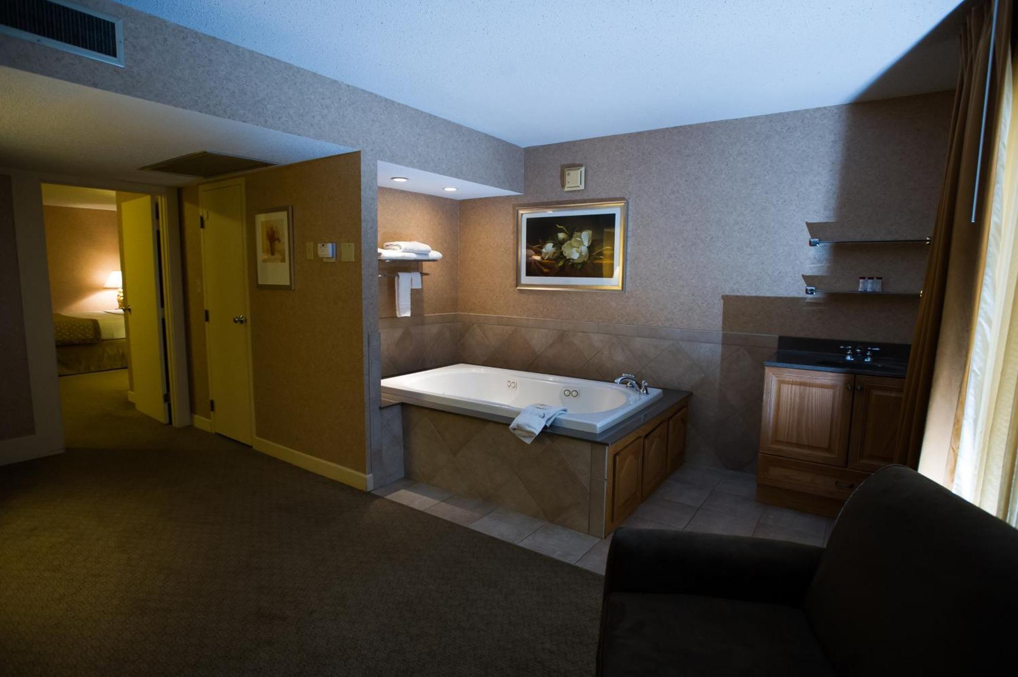 Ramada By Wyndham Topeka Downtown Hotel & Convention Center Pokoj fotografie