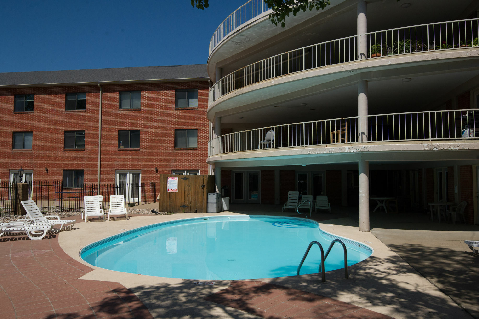 Ramada By Wyndham Topeka Downtown Hotel & Convention Center Exteriér fotografie